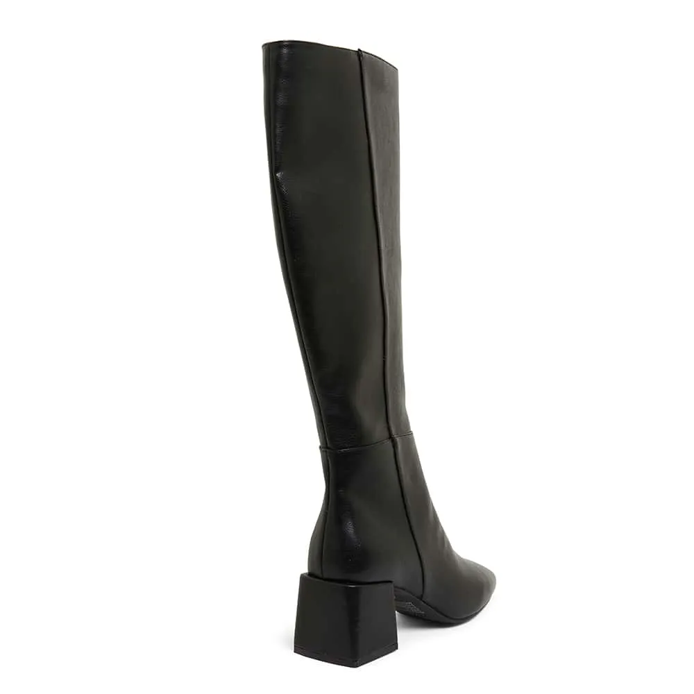 Tabby Boot in Black Smooth
