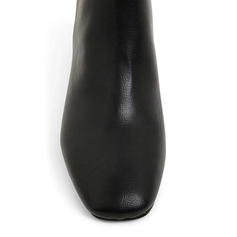 Tabby Boot in Black Smooth